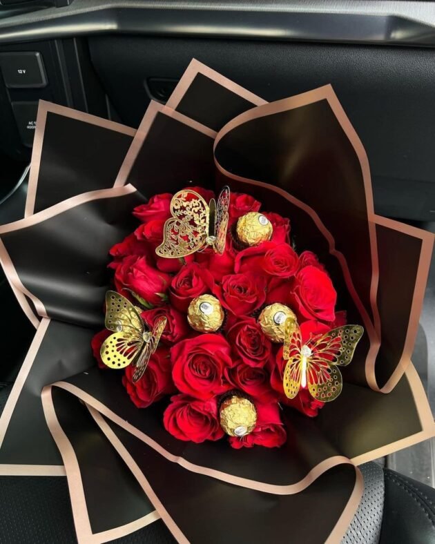 OPULENCE - Roses and Chocolate Bouquet - Image 3