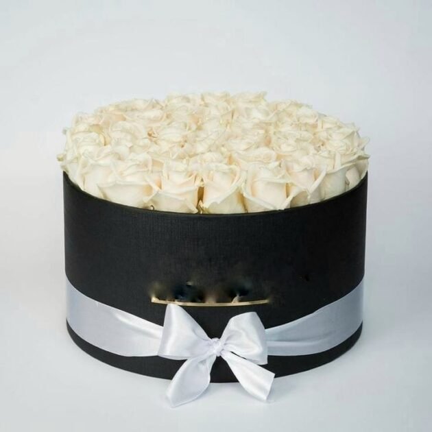 Grandeur White Roses Box - Image 4