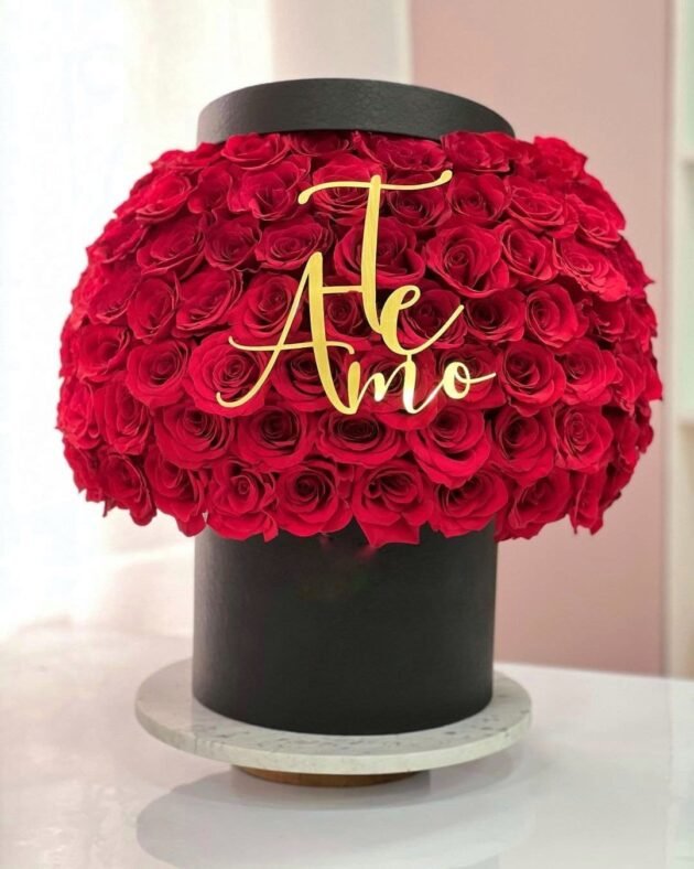 Treasure Red Roses VIP Box