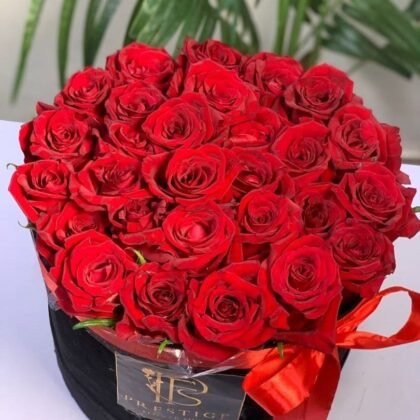 Grandeur Red Roses Box