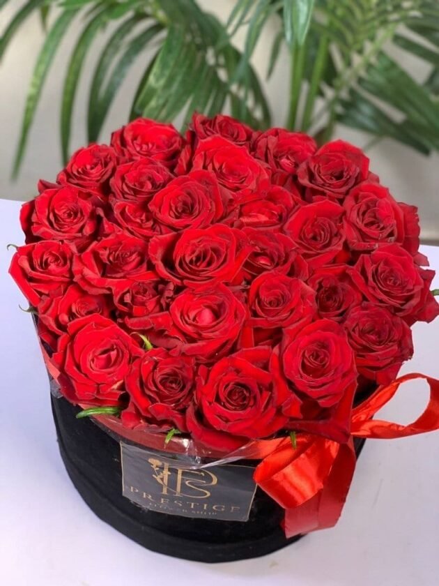 Grandeur Red Roses Box