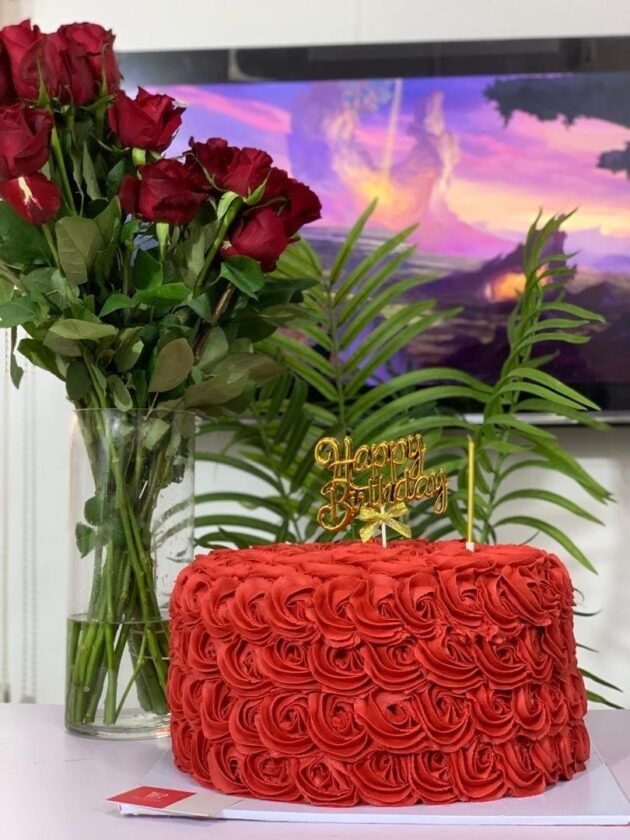 CAKE 102 - Yummy Rose Cake