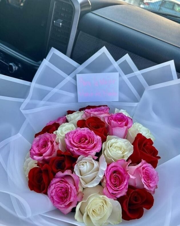 Flower Aura- Mixed Roses Bouquet - Image 7