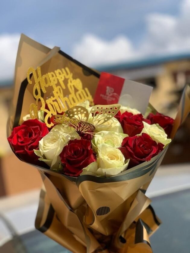 Flower Aura- Mixed Roses Bouquet