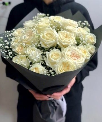 Snow White Roses Bouquet with Gypsophila